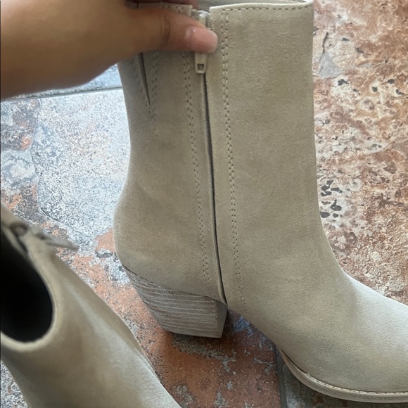 NWT Matisse suede Chic ankle Booties - Picture 4 of 6